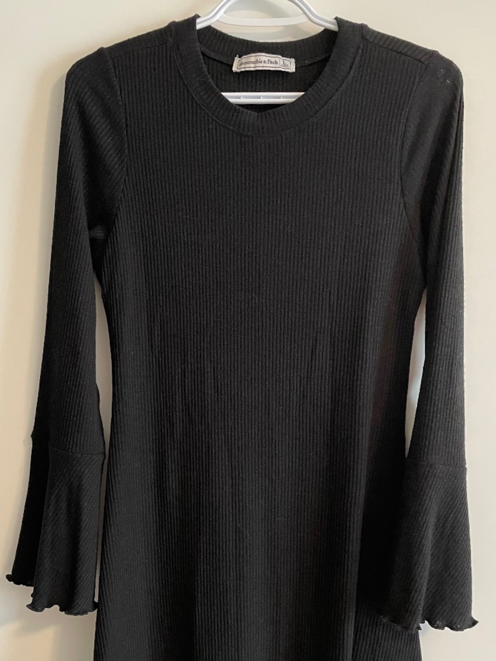 Abercrombie & Fitch Ribbed Bell-Sleeved Midi Dress